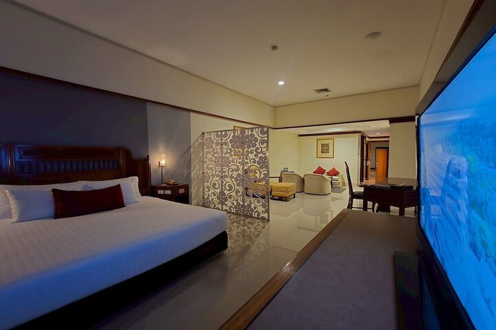 Room 10 of 42