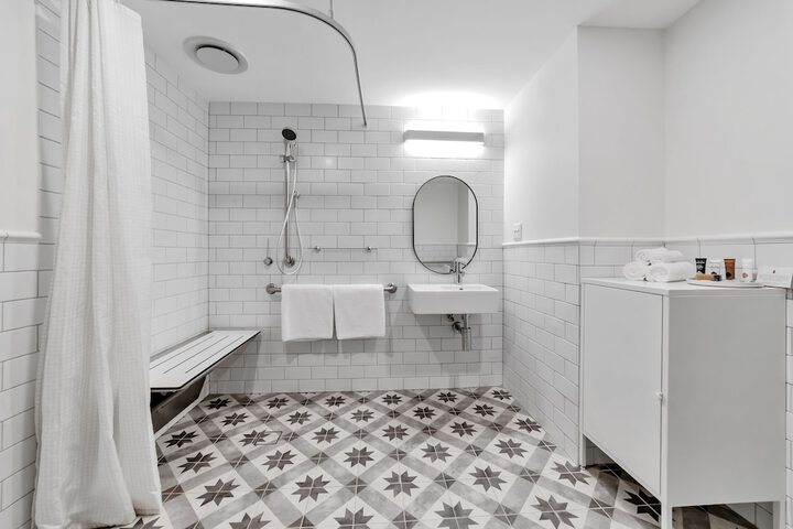 Room 28 of 42