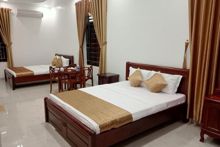 Room 5 of 105