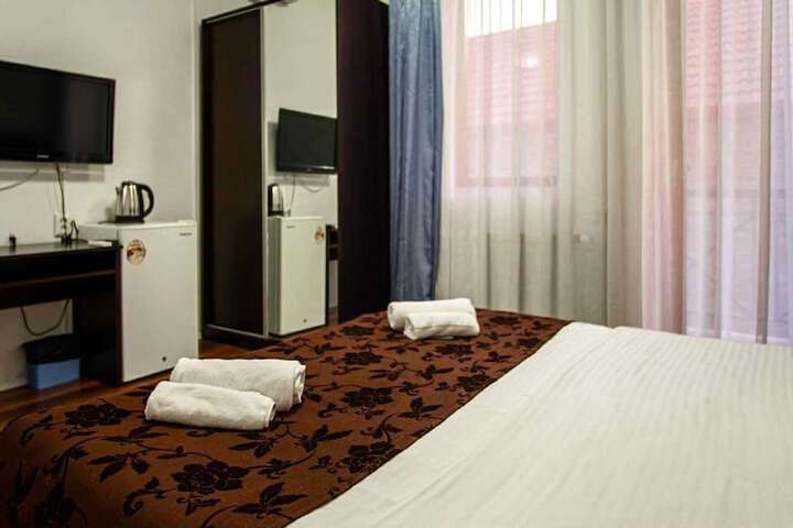 Room 12 of 87