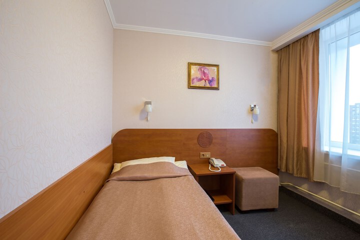 Room 8 of 60