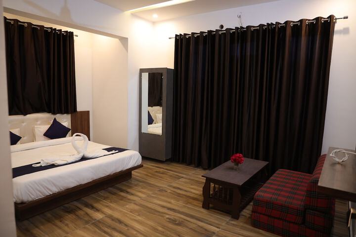 Room 5 of 14