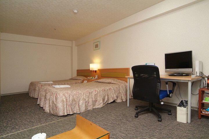 Room 12 of 40