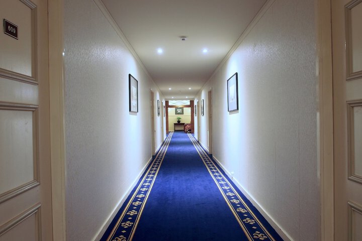 Ballroom/Hall 67 of 79