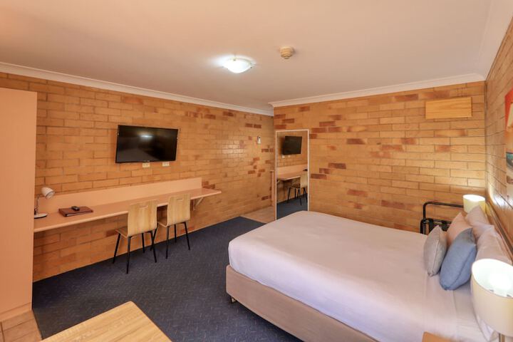 Room 10 of 44