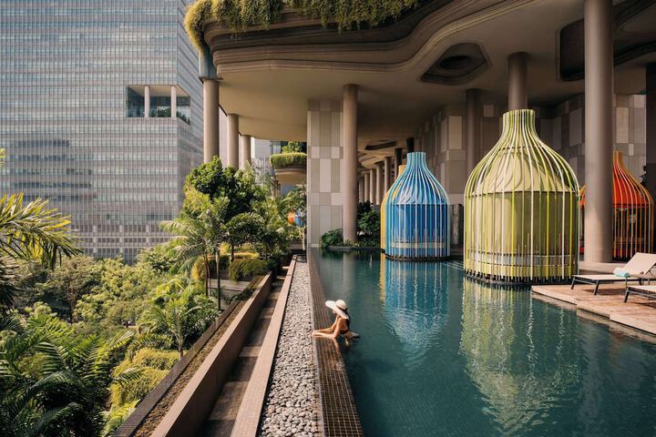 Pool Hotel