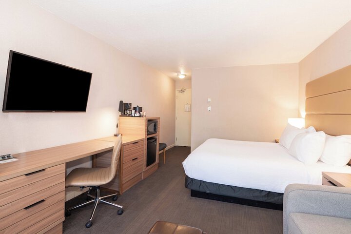 Room 16 of 36