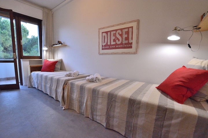 Room 3 of 16