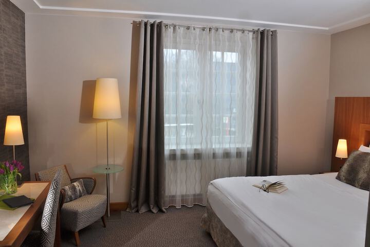 Room 15 of 38