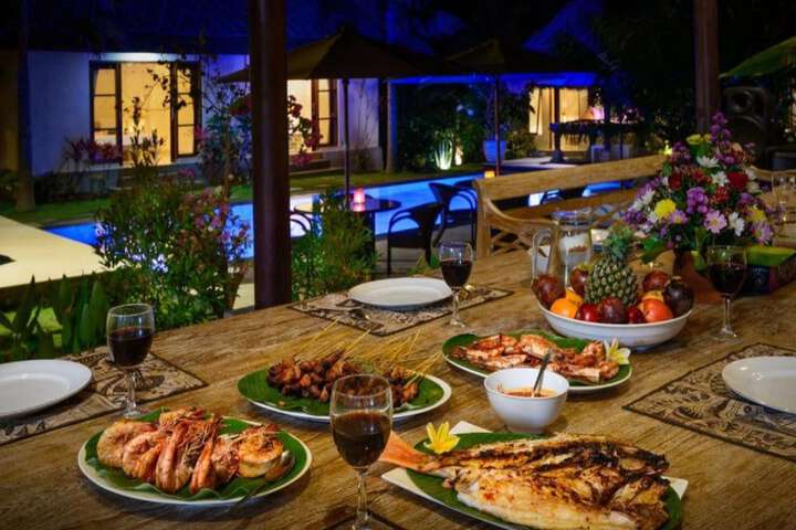 Dining 21 of 27