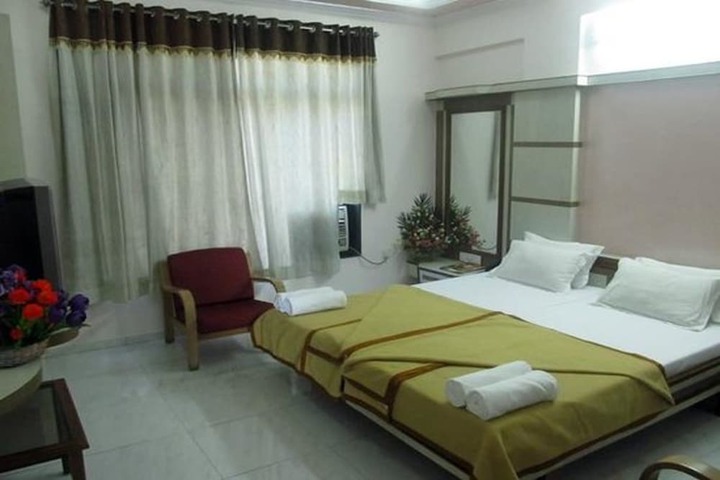 Room 4 of 41