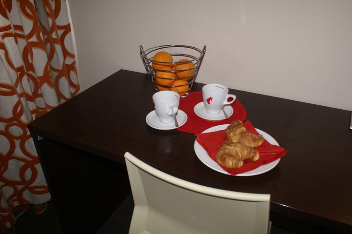 Room 8 of 25
