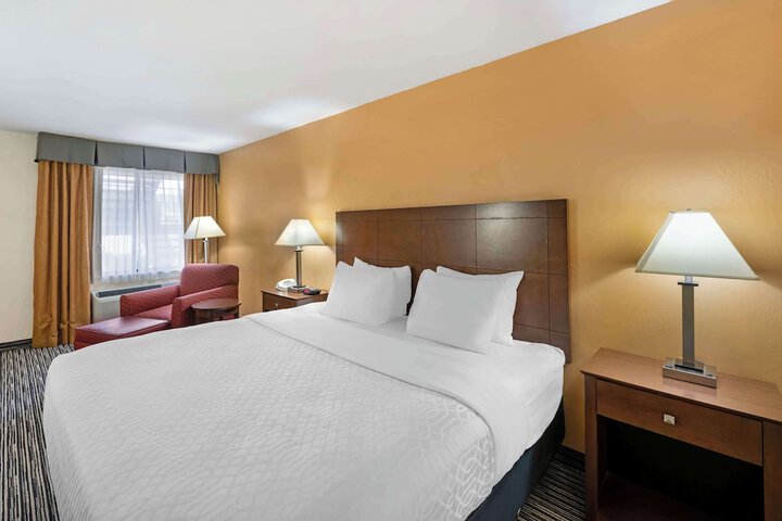 Room 14 of 24