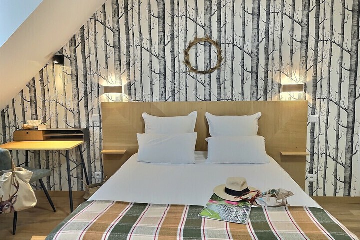 Room 8 of 50