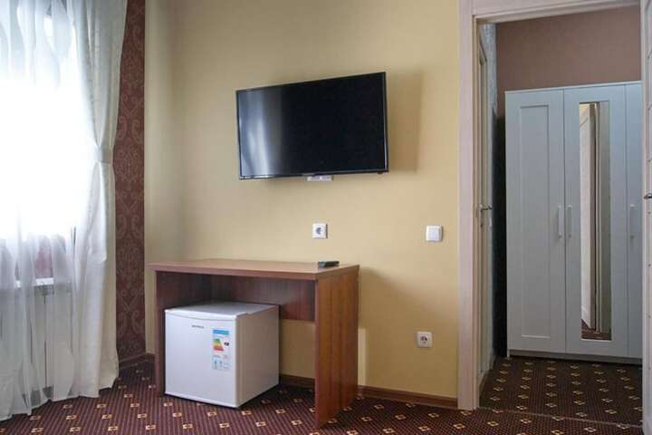Room 4 of 39