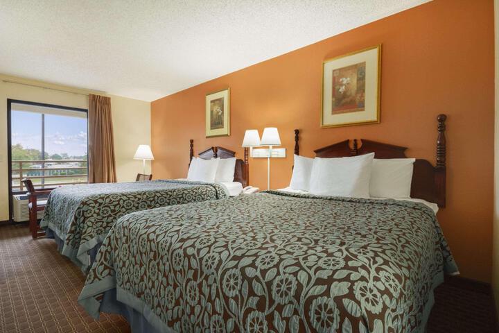 1 King Bed (9 of 13)