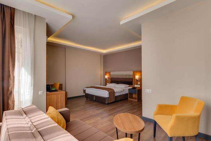 Room 16 of 48