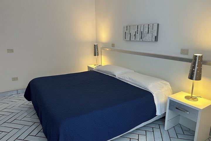 Room 21 of 108