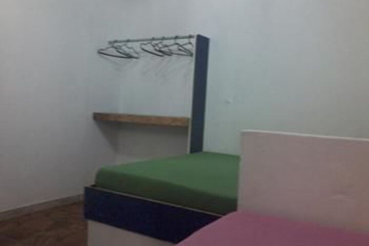 Room 27 of 53