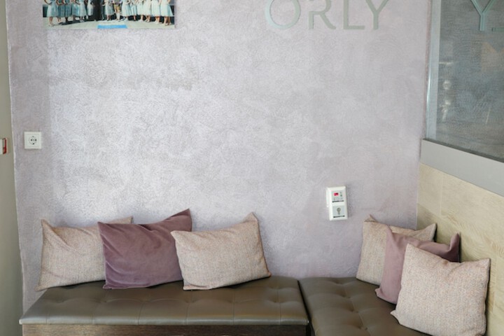 Guest Lobby