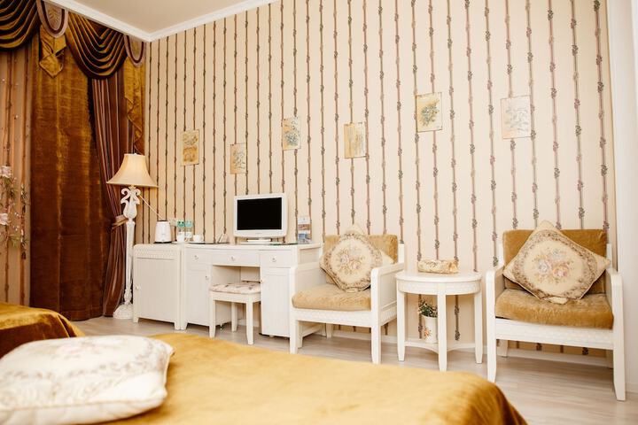 Room 33 of 91