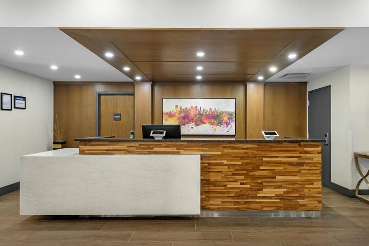 Entrance & Lobby