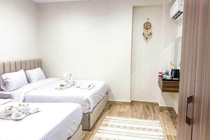 Room 16 of 27