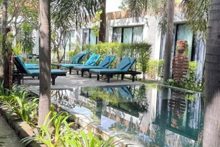 Pool 44 of 131