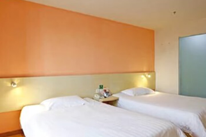 Room 6 of 6