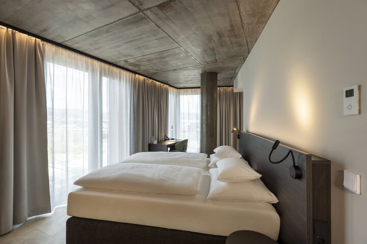 Room 17 of 74