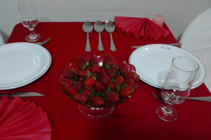 Dining 40 of 47