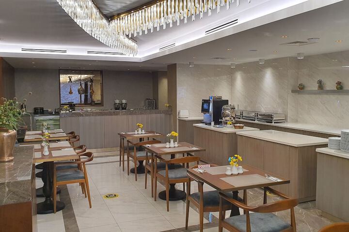 Breakfast buffet