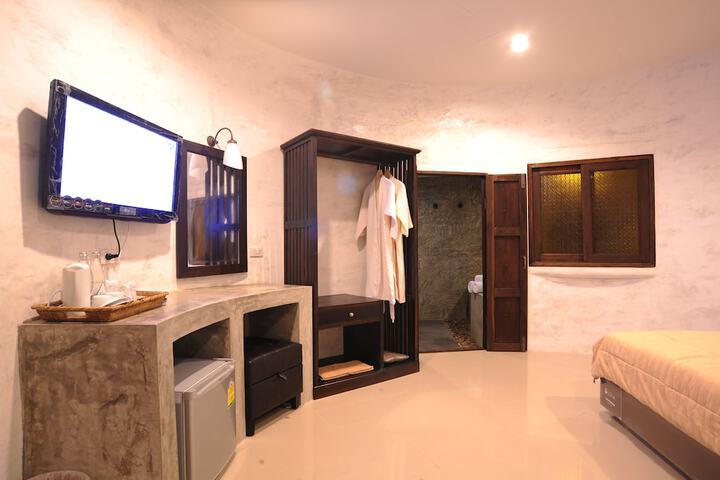 Room 4 of 46