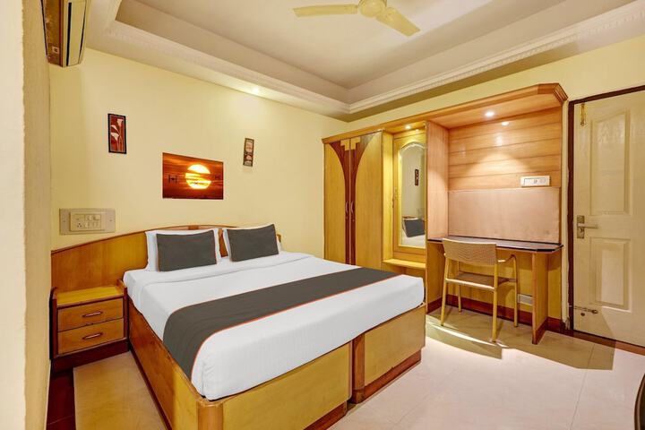 Room 16 of 28