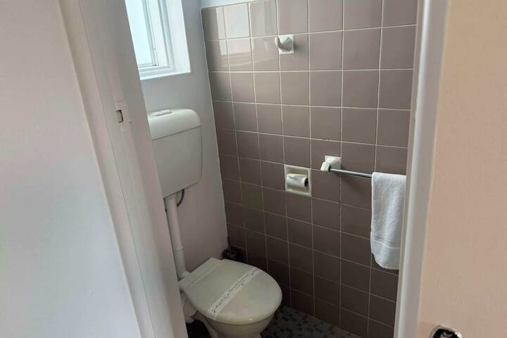 Room 5 of 6