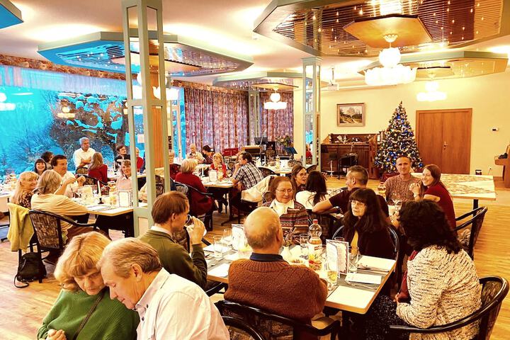 Dining 89 of 163