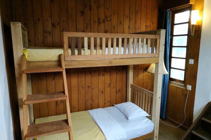 Room 18 of 31