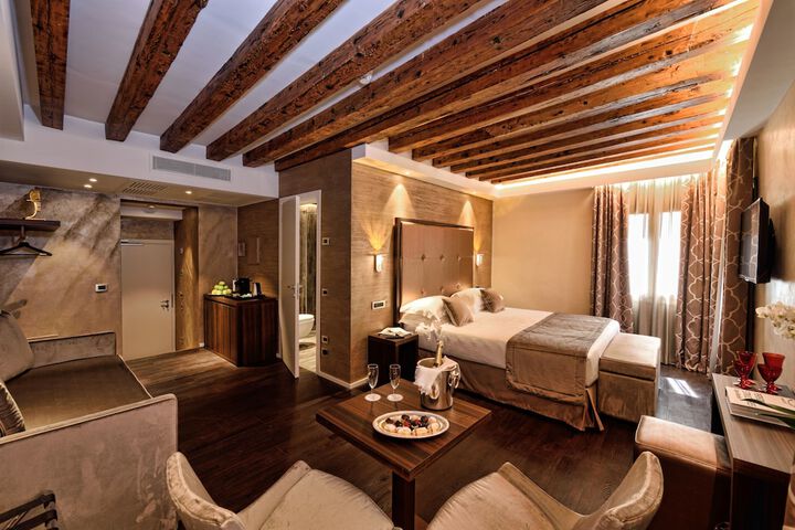 Room 10 of 54