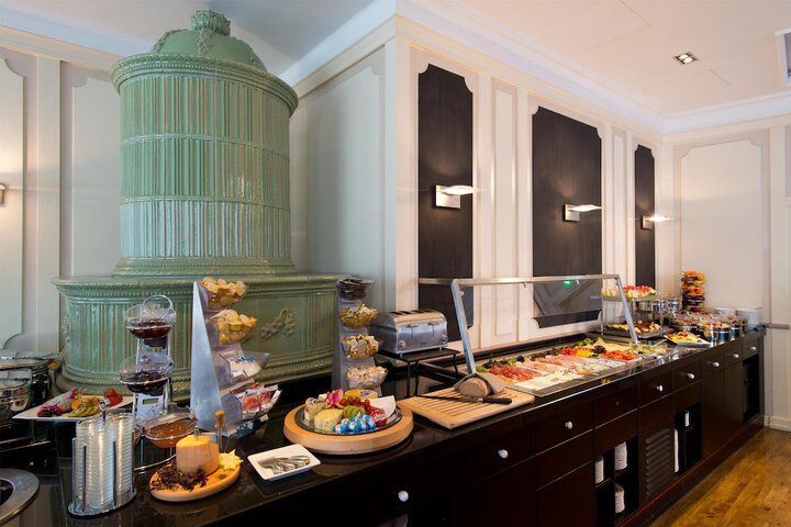 Breakfast/Coffee Service 79 of 116