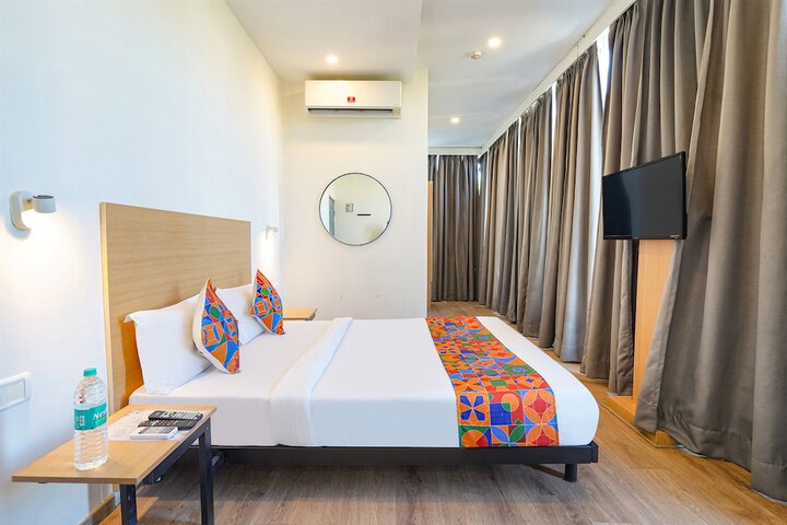 Room 13 of 34