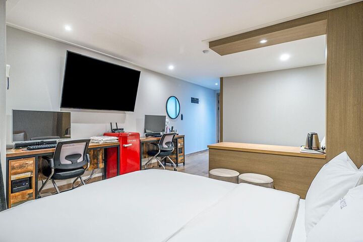 Room 49 of 105