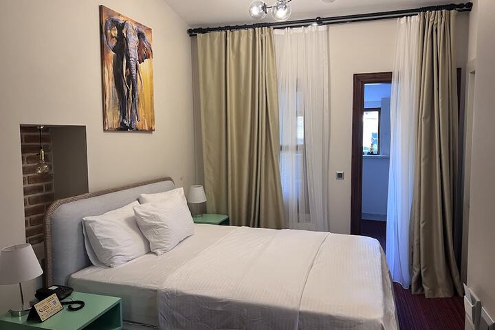 Room 30 of 47