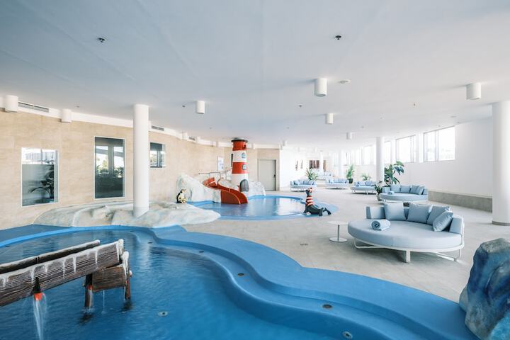 Hotel with Pool