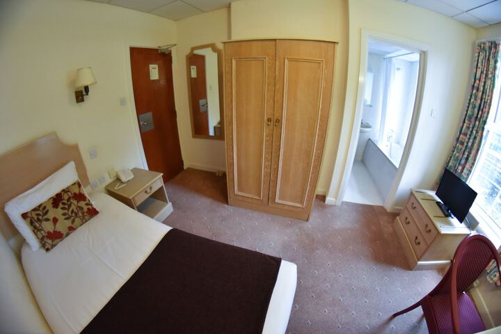 Room 8 of 50