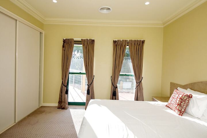 Room 36 of 122