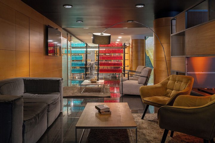 Entrance & Lobby