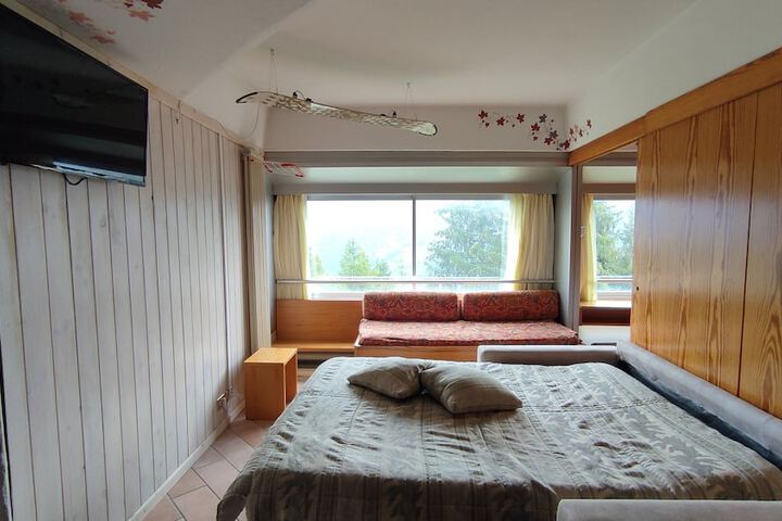 Room 16 of 74