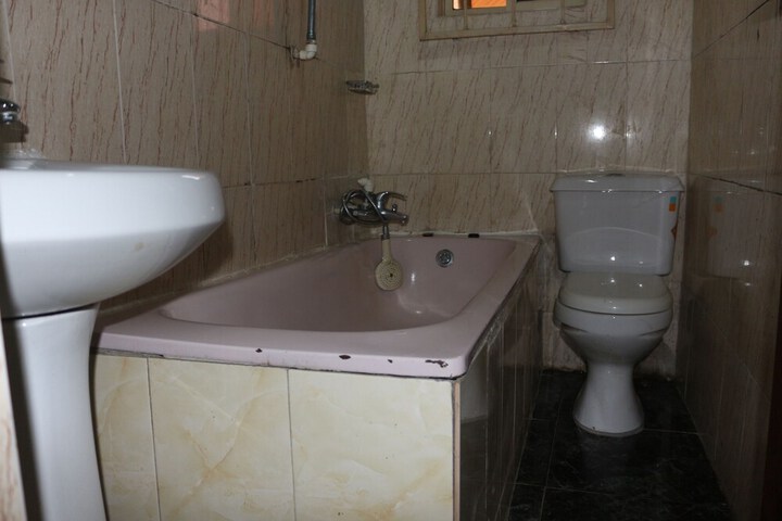 Room 20 of 28