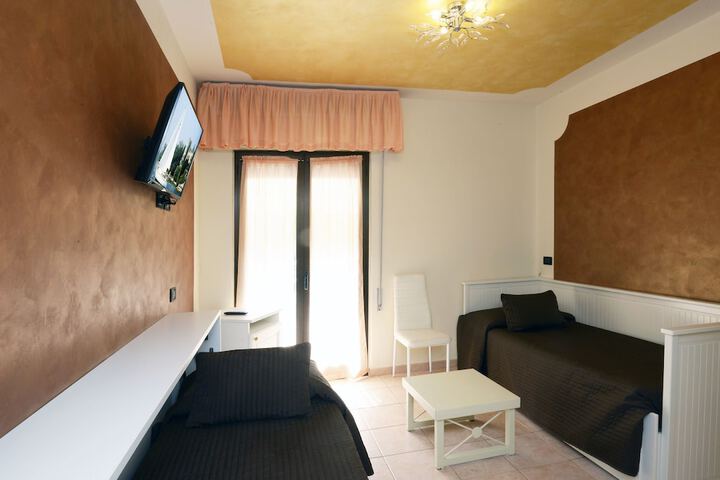 Room 11 of 43