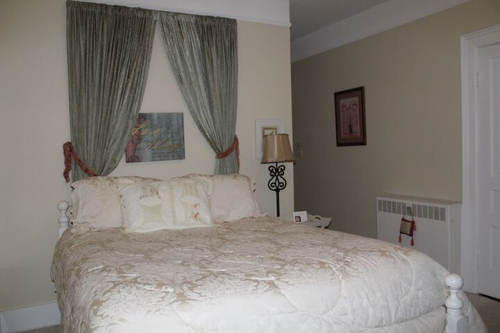 Room 8 of 65